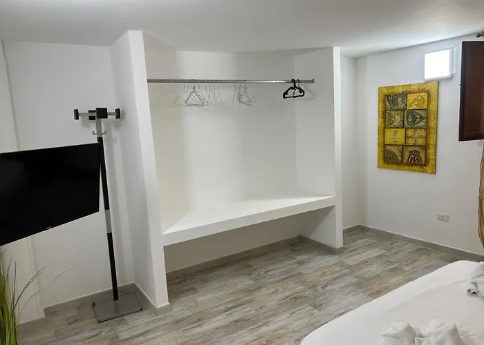 L'arco Di Porta Lecce Apartment *